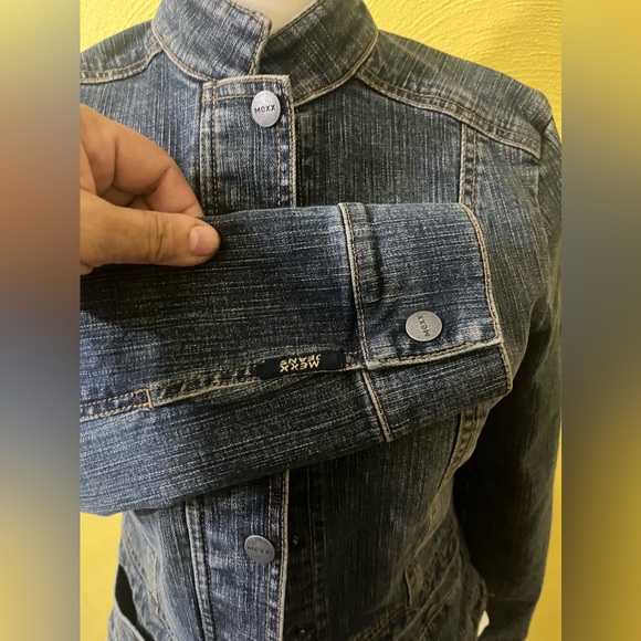 Mexx Denim Jacket with Lots of Style and Pockets!! - Picture 7 of 13